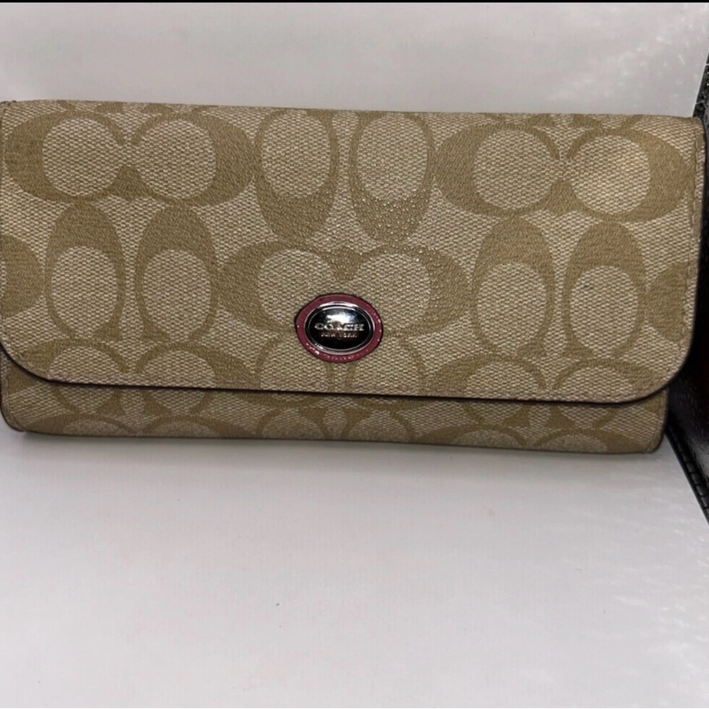 Coach Signature Canvas Continental Wallet in Khaki